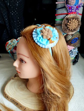 Diadema con madroños 