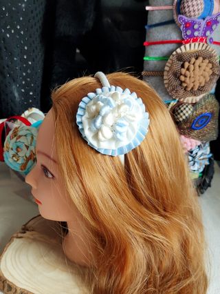 Diadema con madroños 