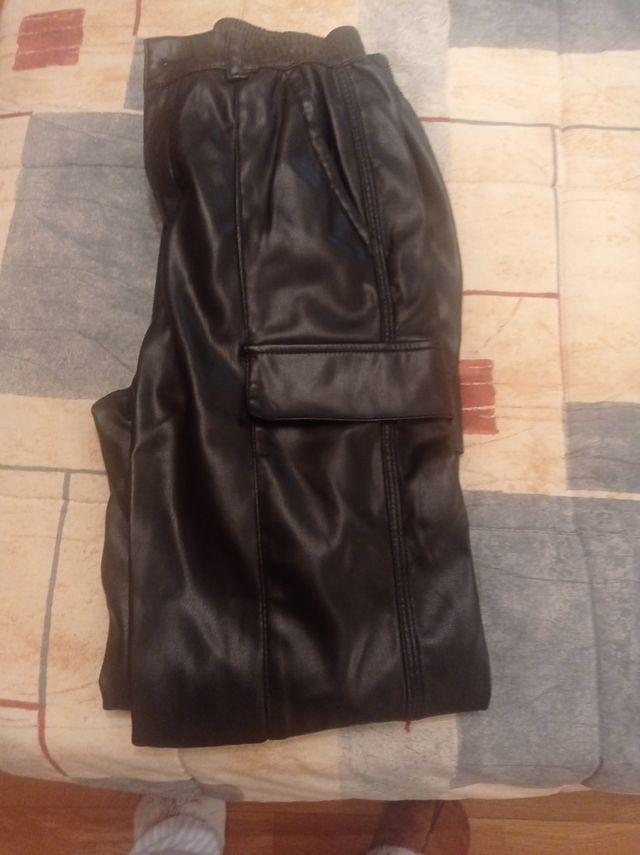 Pantalón imitación cuero