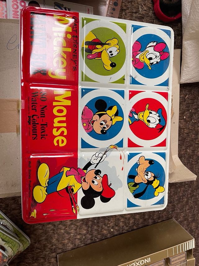 Caja metálica Acuarelas