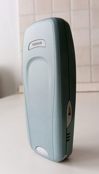 NOKIA 3410 FUNZIONANTE + BATTERIA + CARICABATTERIE