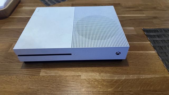 X Box One S  - 500gb