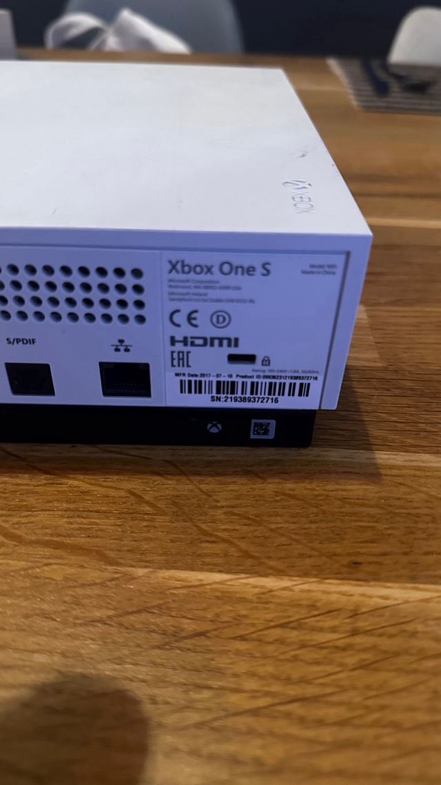 X Box One S  - 500gb