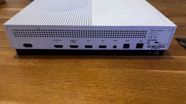 X Box One S  - 500gb