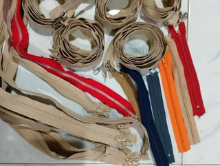 Set chiusure lampo vari colori e misure.