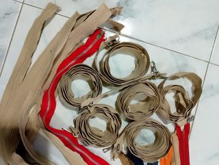 Set chiusure lampo vari colori e misure.