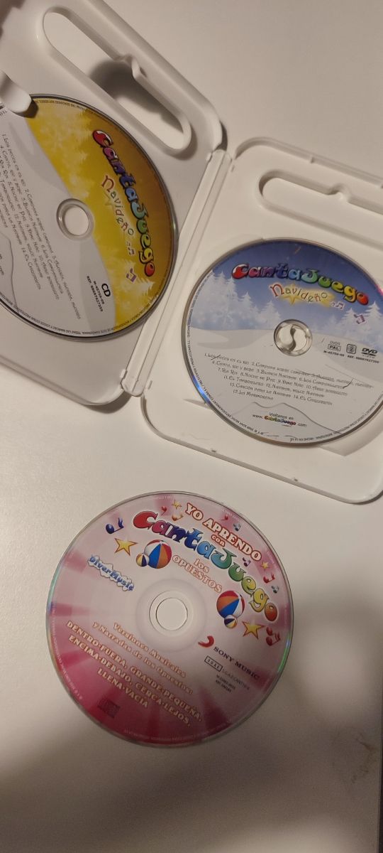 Lote de juguetes,y Cantajuego y letras .