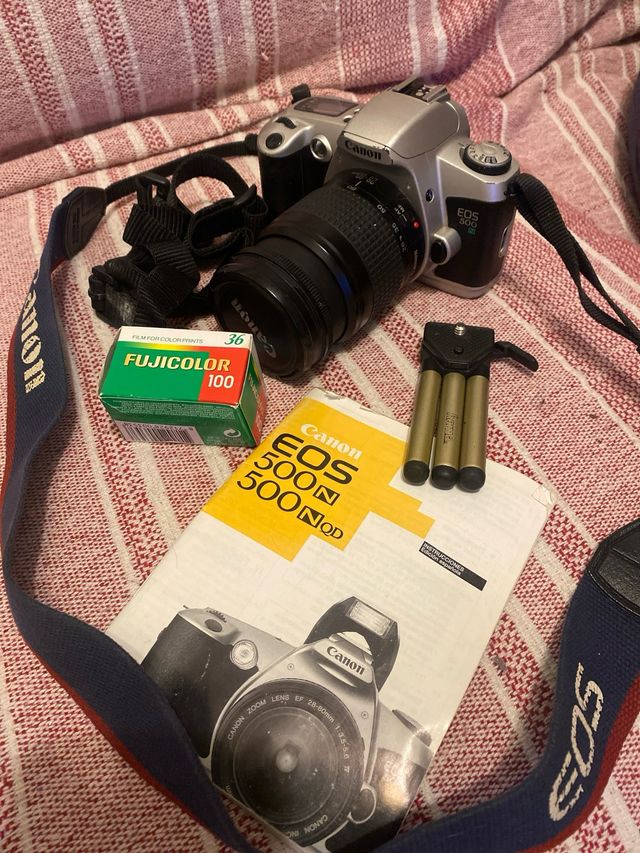 MAQUINA DE FOTOS CANON EOS 500 N