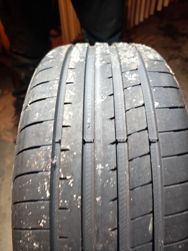 Good year 225/40/18