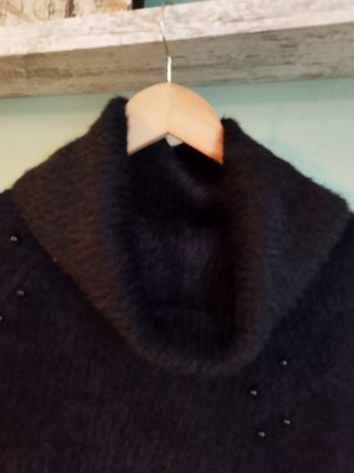 Poncho nero con perline