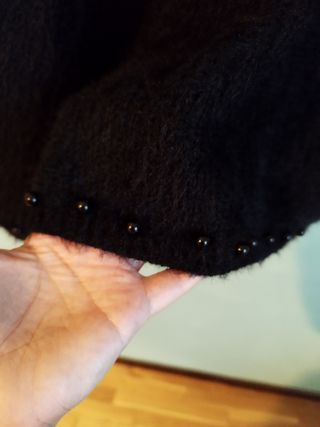 Poncho nero con perline