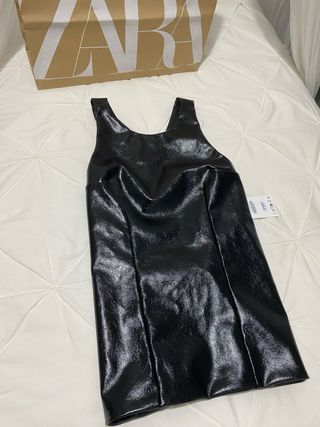 Top de fiesta efecto piel ZARA. Sin estrenar