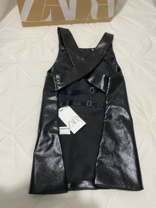 Top de fiesta efecto piel ZARA. Sin estrenar