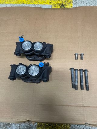 Pinzas de freno originales yamaha r1 del 2020 