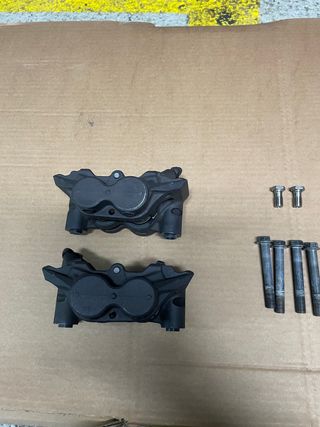 Pinzas de freno originales yamaha r1 del 2020 