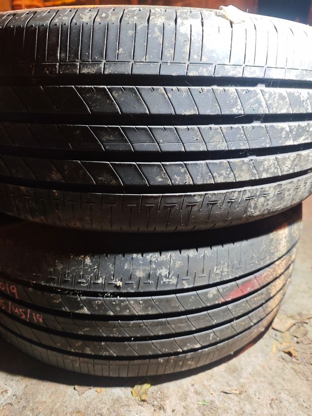 Bridgestone 215/45/18