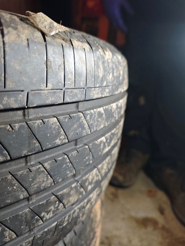 Bridgestone 215/45/18