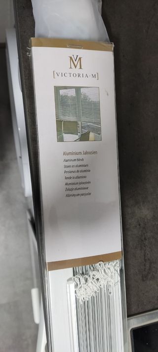 Estor de láminas venecianas de aluminio blanco