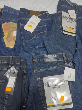 Lote de pantalones y vestidos