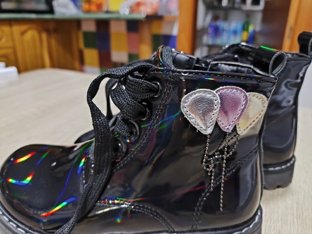 Calzado, botas, zapatillas, niño, niña