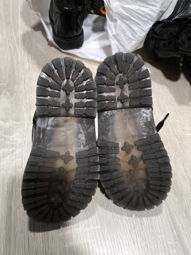 Calzado, botas, zapatillas, niño, niña