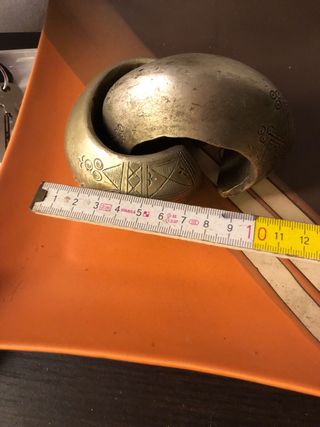 Maniglie nuziali in bronzo africane