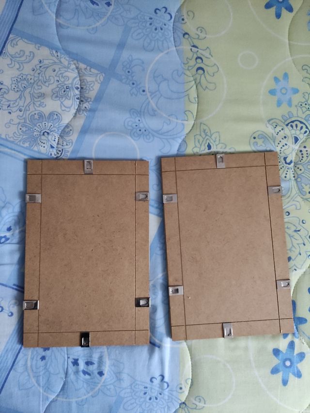 Coppia di cornici a giorno