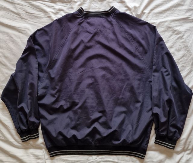 Burberry Golf. Talla L.