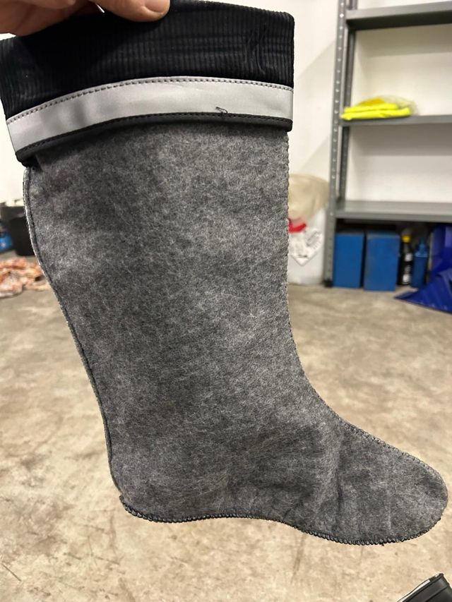 Stivali antifortunio con calzini termici