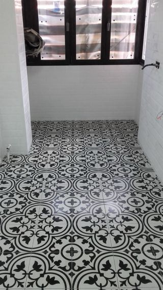 Alicatado de suelos de baños y cocina