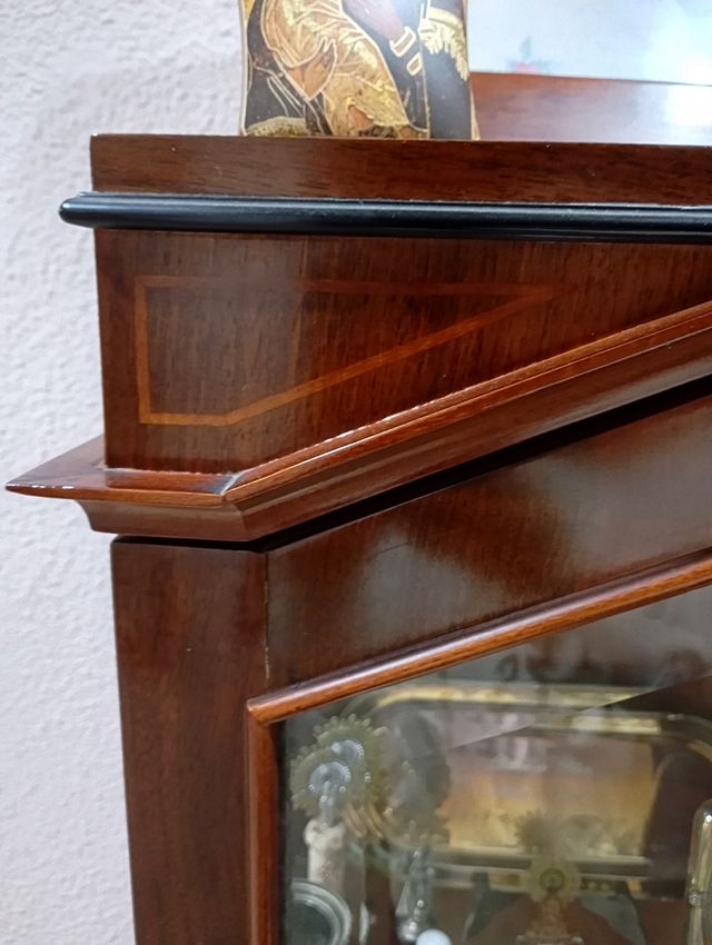 Vitrina marquetería