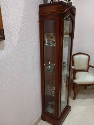 Vitrina marquetería