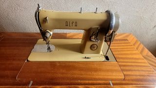 Máquina coser antigua