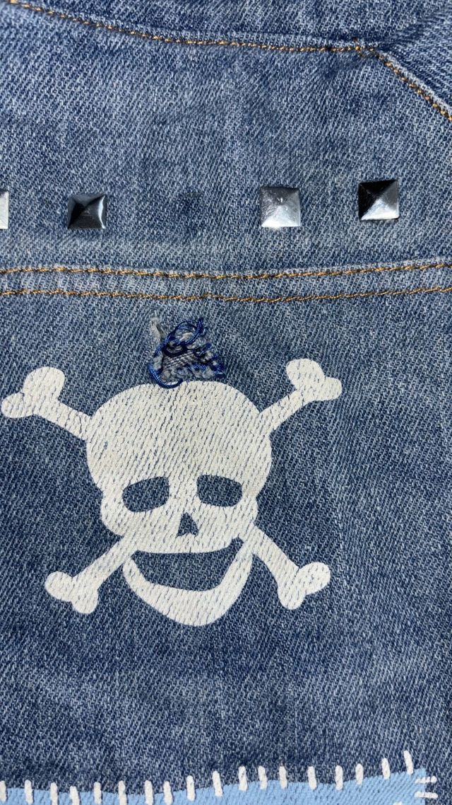 Camiseta vaquera de calavera para perros