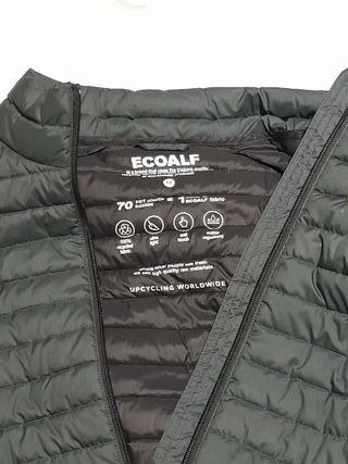 Cazadora plumas ECOALF talla M verde.