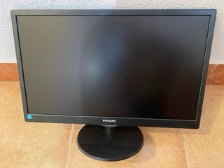 Ordenador sobremesa MEDION + monitor + teclado