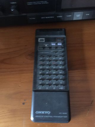 Equipo de musica con altavoces B&W