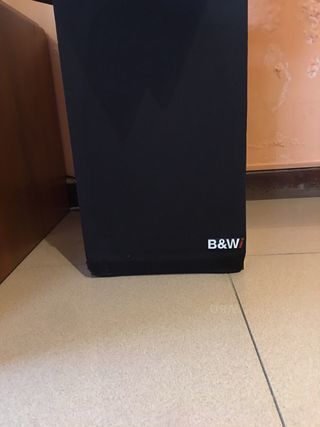 Equipo de musica con altavoces B&W