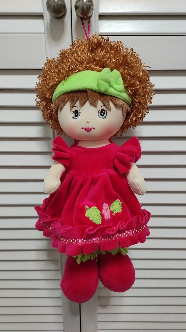 Muñeca tipo peluche