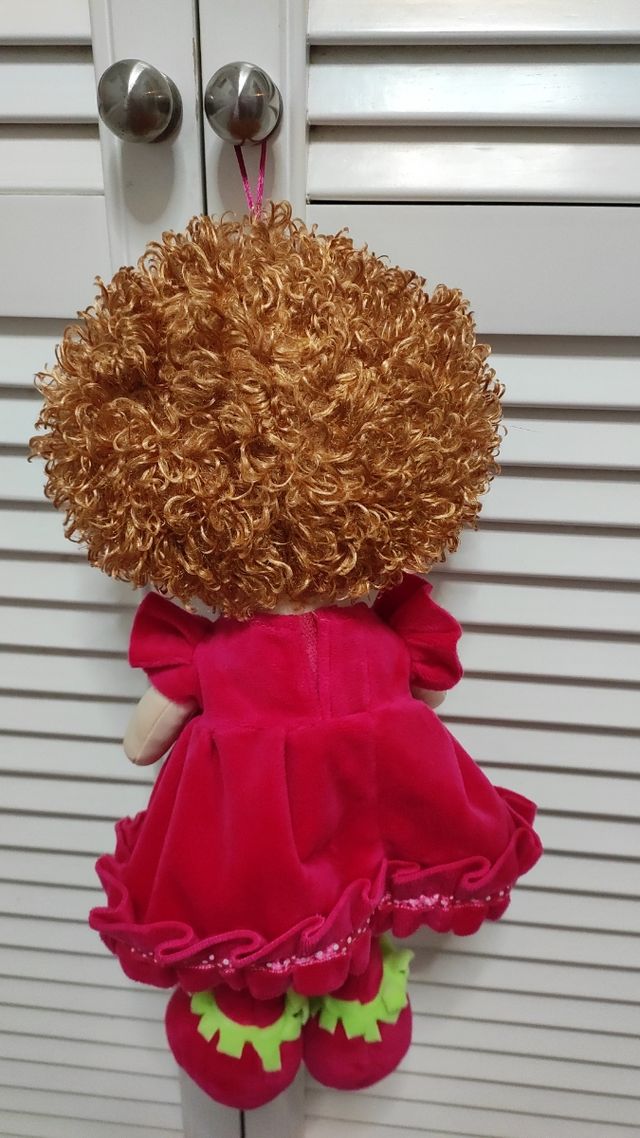 Muñeca tipo peluche