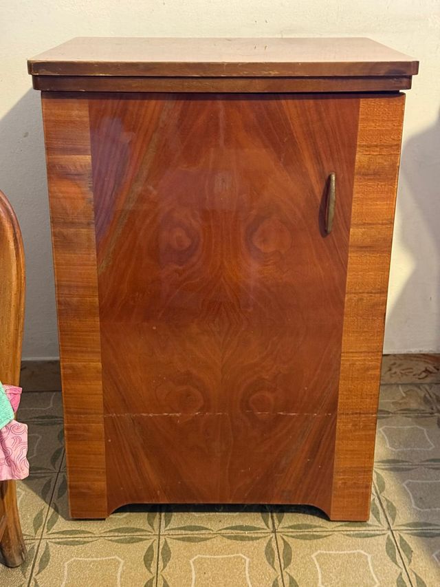 Macchina da cucire d'epoca Necchi Julia 534