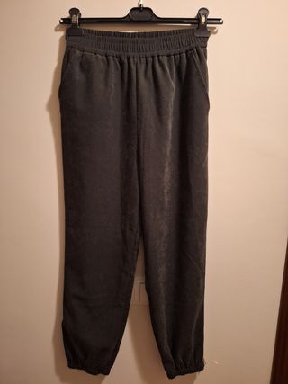 Pantalón Zara gris oscuro T S