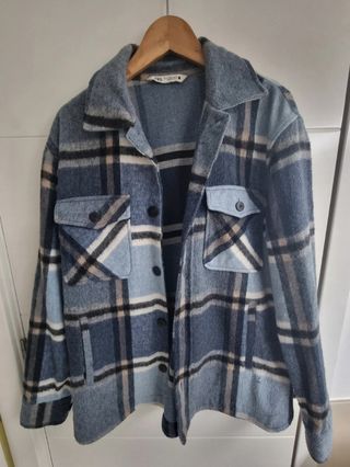 Sobrecamisa a cuadros de Zara