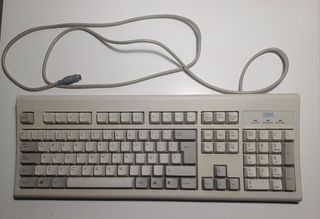 2 Teclado IBM retro con adaptador más teclado DELL