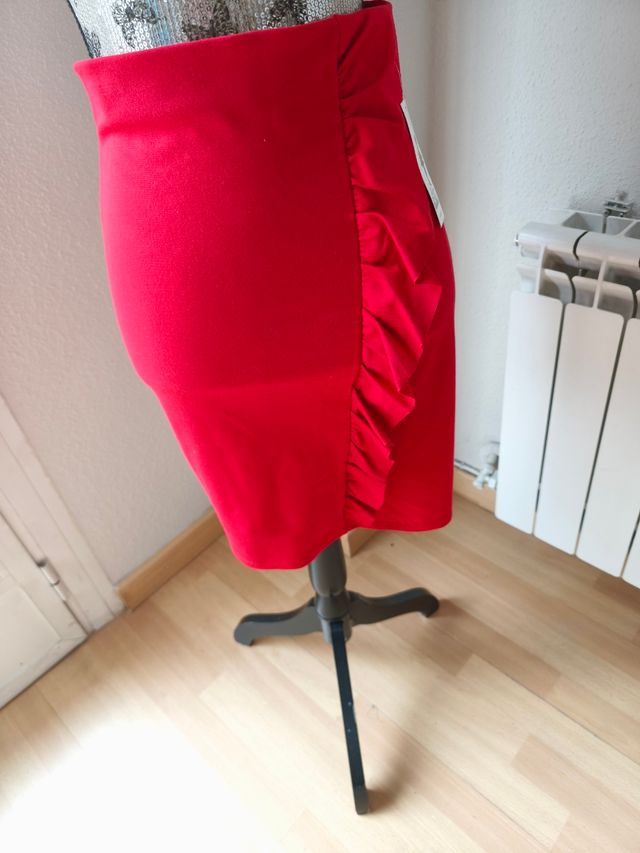 Falda roja de tubo NUEVA