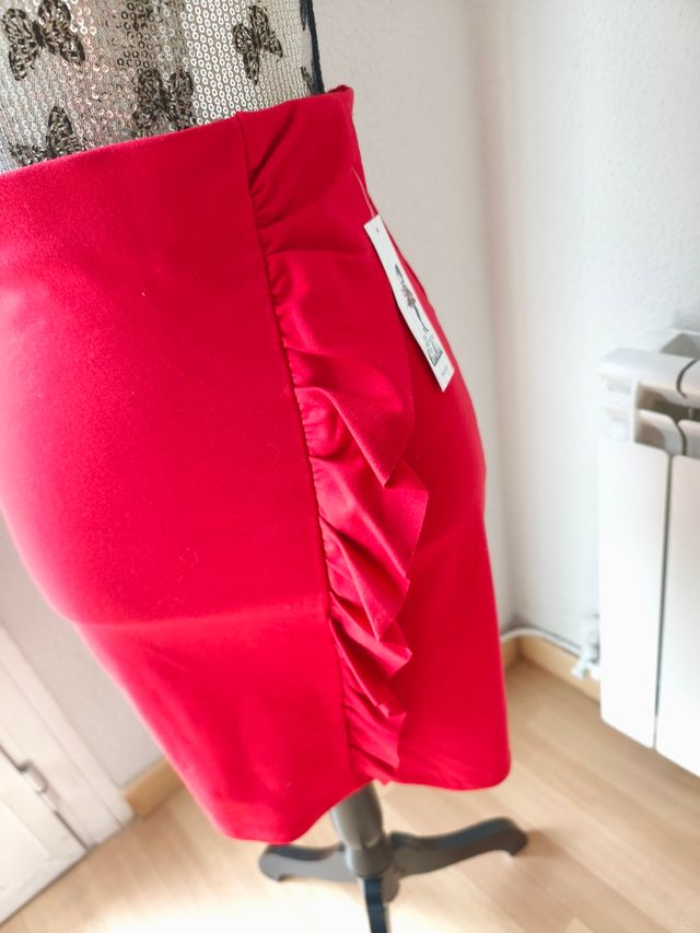 Falda roja de tubo NUEVA