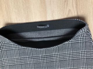 Mini falda cuadros. Perfil solidario