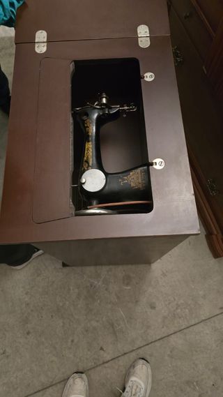 Máquina coser antigua SINGER