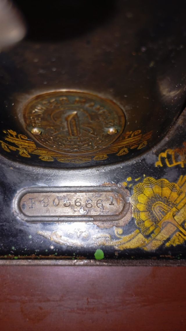 Máquina coser antigua SINGER