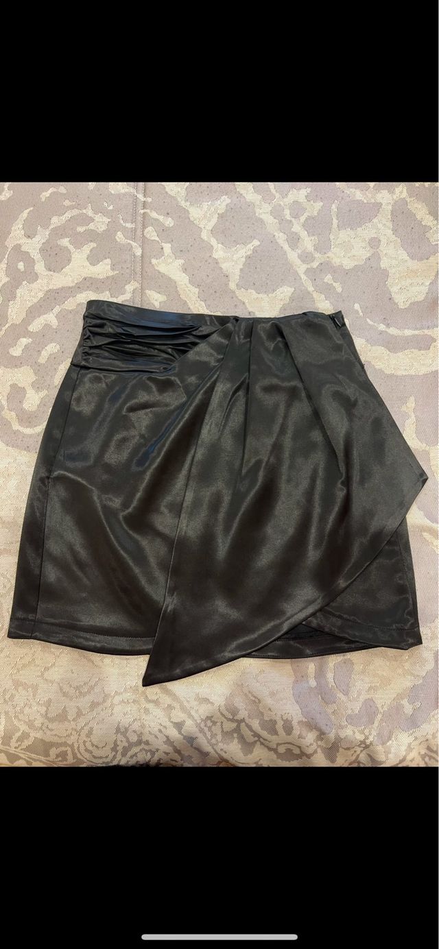 Lote 4 faldas negras Bershka talla XS